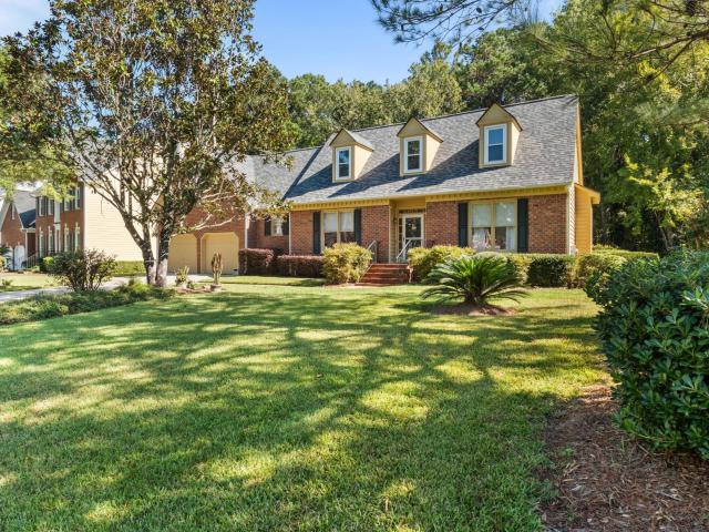 2724 Gaston Gate