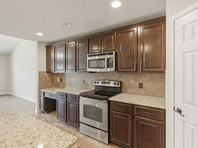 2724 Scarlet Tanger