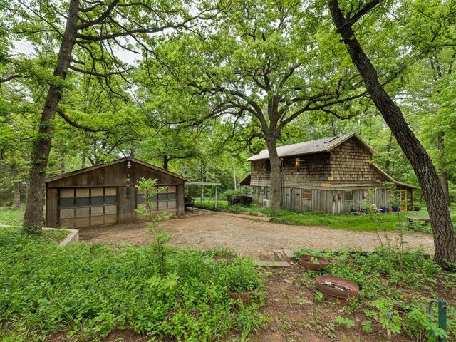 2725 Cabin Road