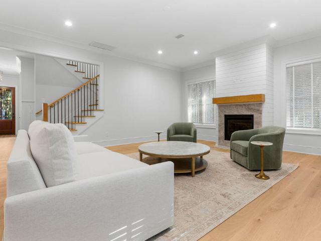 2727 Old Oak Walk