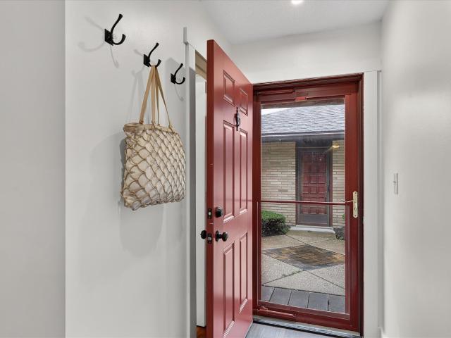 2727 S Lakeshore Drive # f23
