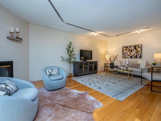 2727 S Lakeshore Drive # 3