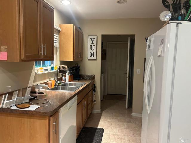 2727 Thunderbird Trail