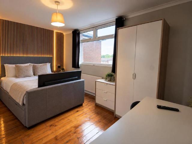 27/28 Academic Year 5 Bed on 6. 5 bed terraced house to rent £498 pcm £115 pw