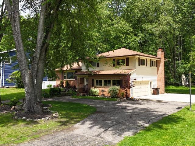 2728 Forest Lake Drive