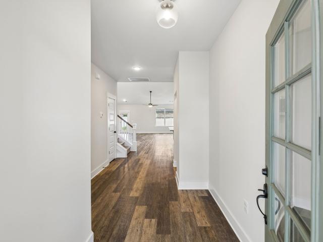 2728 Parkwood Dr