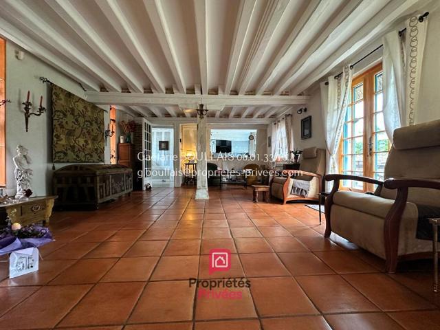 27290 Chaumière avec maison d'amis 269.850