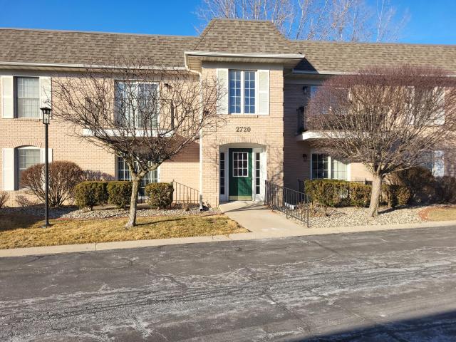 2720 Georgetowne Dr, Unit B2, Highland, IN 46322 | MLS #834871