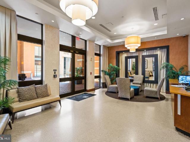 2720 S Arlington Mill Drive # 616