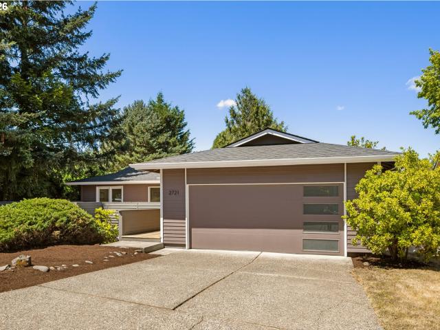 2721 sw plum ct