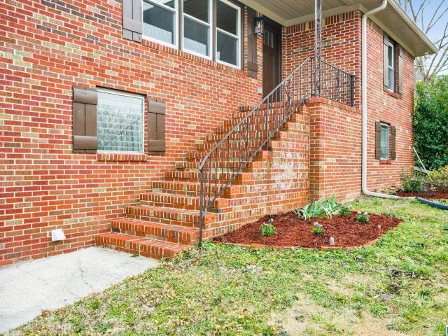2721 5Th Street Ne