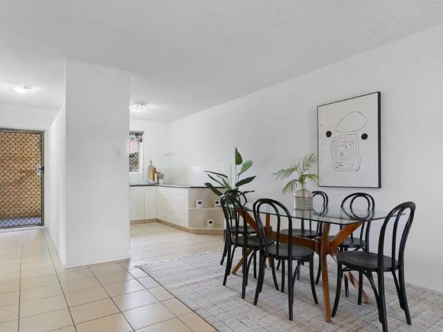 27/224 Marine Parade
