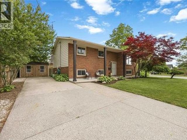 2722 John Street, Sarnia, ON, N0N 1C0 house for sale | Listing ID 26022 | Royal LePage