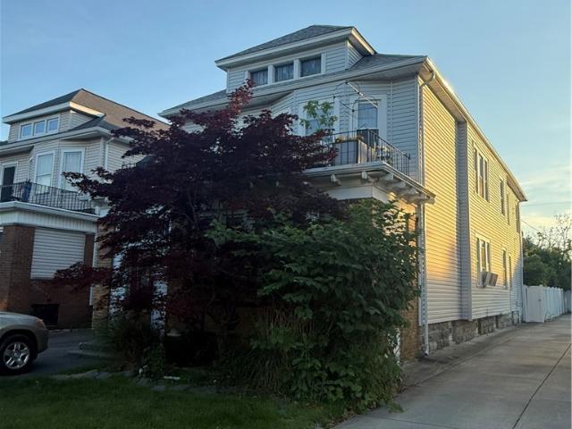 272 Commonwealth Avenue