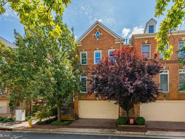 272 Murtha St, Alexandria, VA 22304