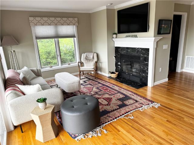 272 Shore Road