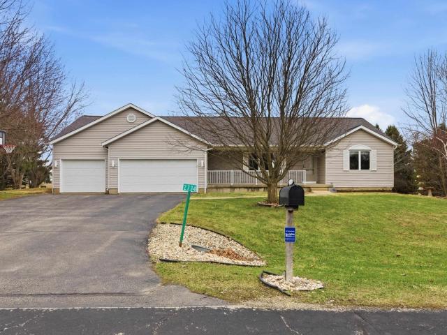 2734 Brooks Ridge Dr, Sun Prairie, WI 53590 | MLS #2018