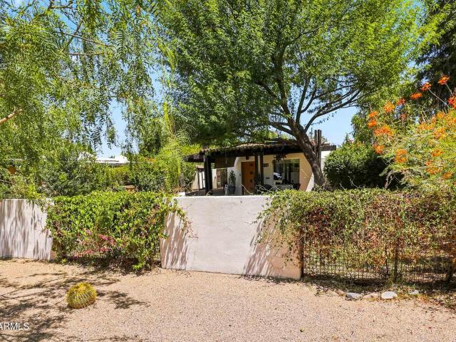 2734 e flower street