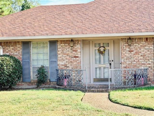 2735 Hoyte Drive