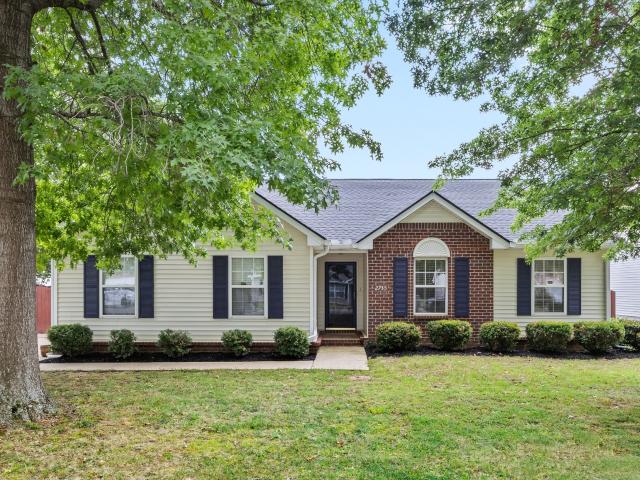 2735 Roscommon Dr