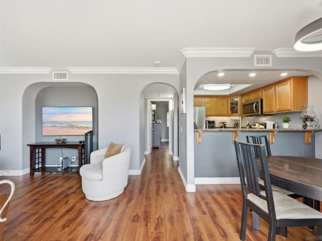 2736 B St 203