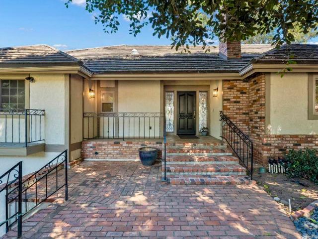 2730 Mountain View Drive