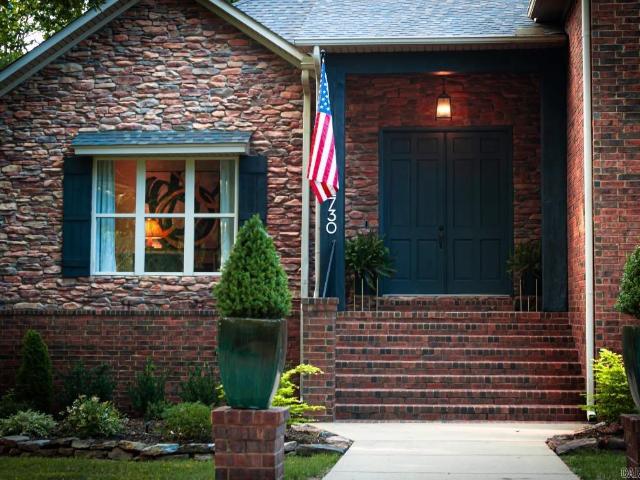 2730 Collins