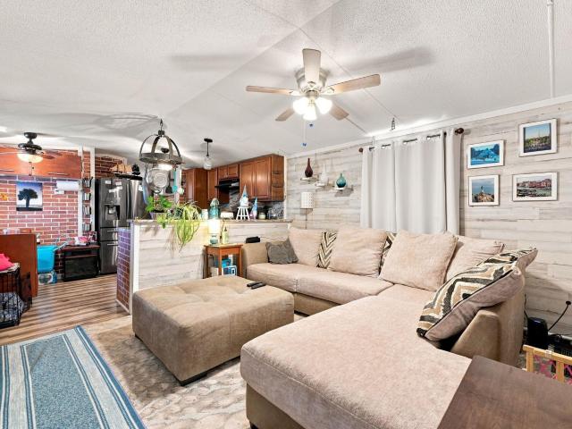 2732 Libra Dr