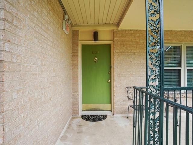 2732 Whitney Place # 201