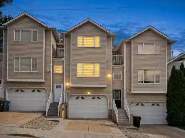 2732 16 Street Sw, Calgary, AB, T2T 6A4 townhouse for sale.