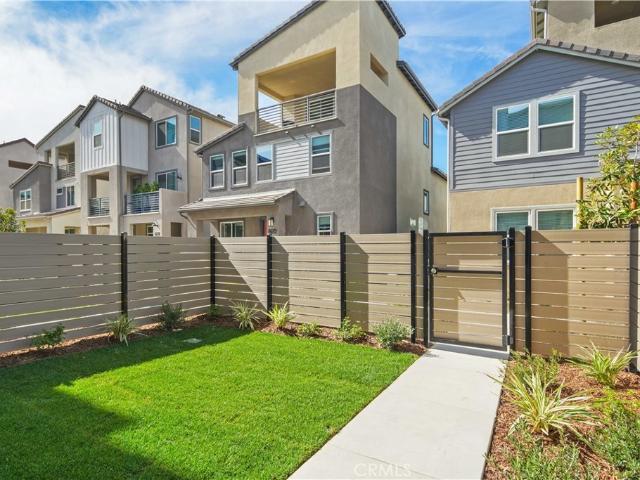 27331 Bear Creek Ln, Valencia, CA 91381 | MLS #IV26071