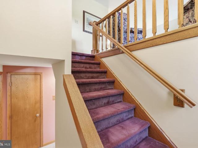 2733 Village Road
