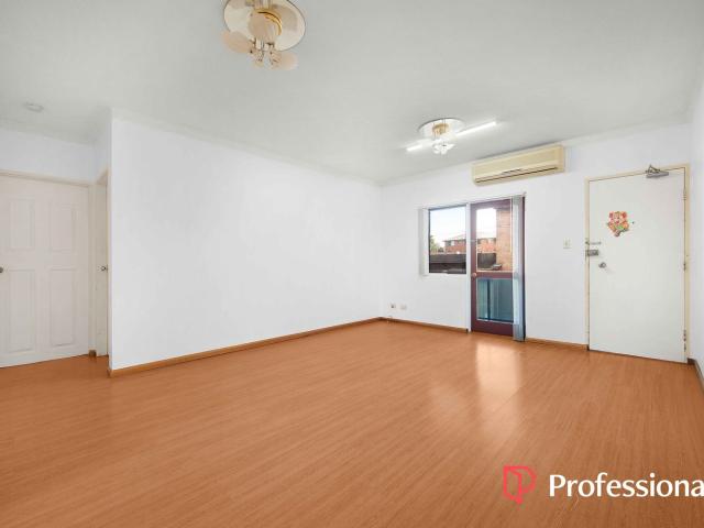 27/3 5 Gilbert StreetCabramatta NSW 2166, Australia
