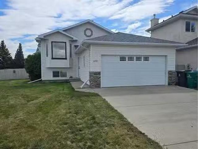 273 Fairmont Boulevard South, Lethbridge, AB, T1J 7L9 house.