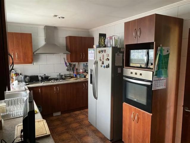 273 m2 en 5000 de terreno, 4D 4B  3 estac. Techados, piscina | 4 dormitorios por 15000.00 en Talagante