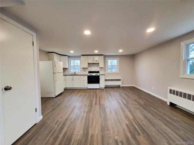 273 S 16th St, Lindenhurst, NY 11757 | MLS #959672