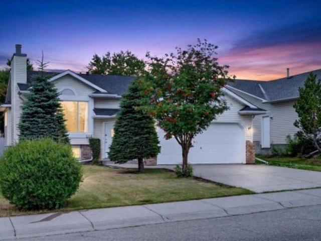 273 Sandarac Drive Nw, Calgary, AB, T3K 3W8 house for sale | Listing ID A2332 | Royal LePage