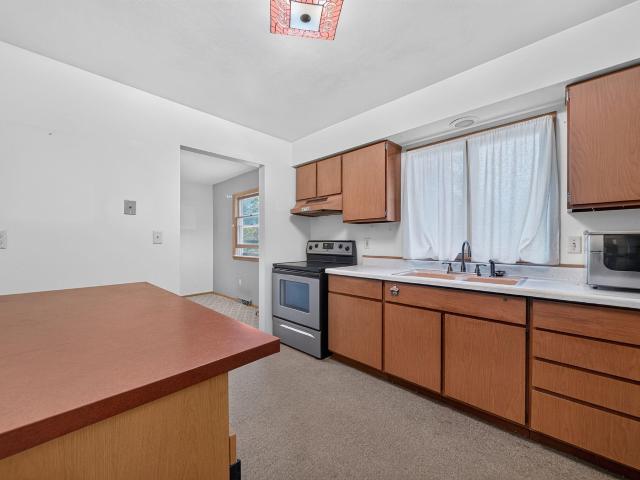 2746 Saemann Ave