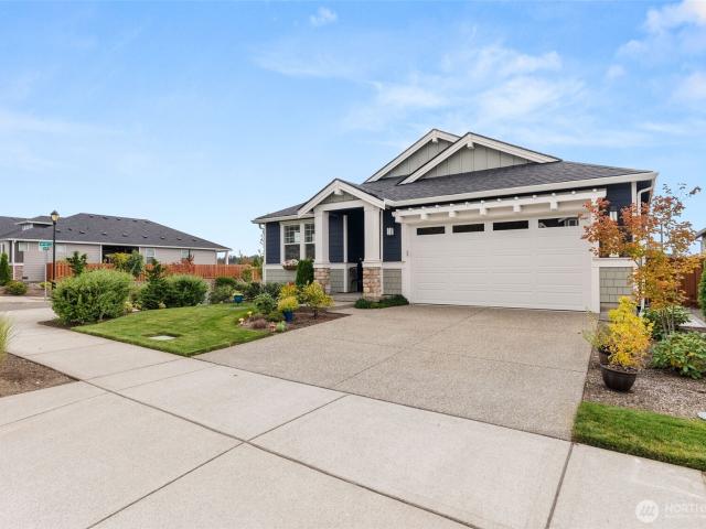2749 Arrowroot Loop SE