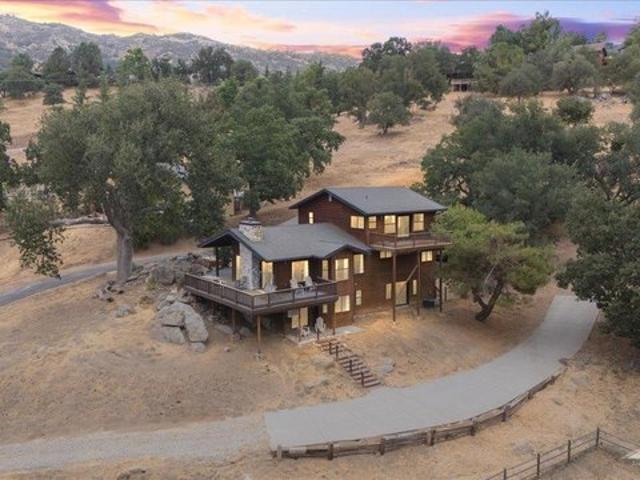 27400 Oakflat Dr, Tehachapi, CA 93561