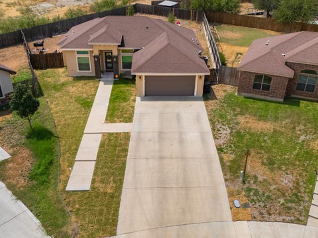 2740 Oak Manor Dr