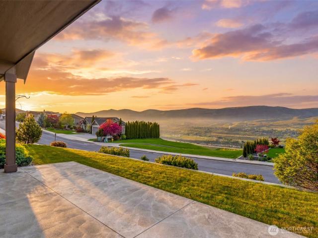 2741 SE Falcon View Drive