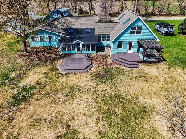 2743 Hemlock Road
