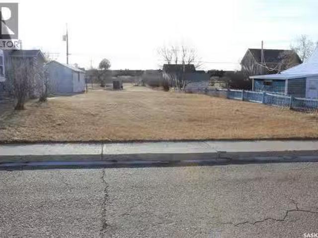 274 2Nd Avenue E, Shaunavon, SK, S0N 2M0 vacant land for sal.