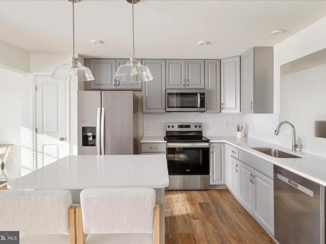 274 Clifton Manor