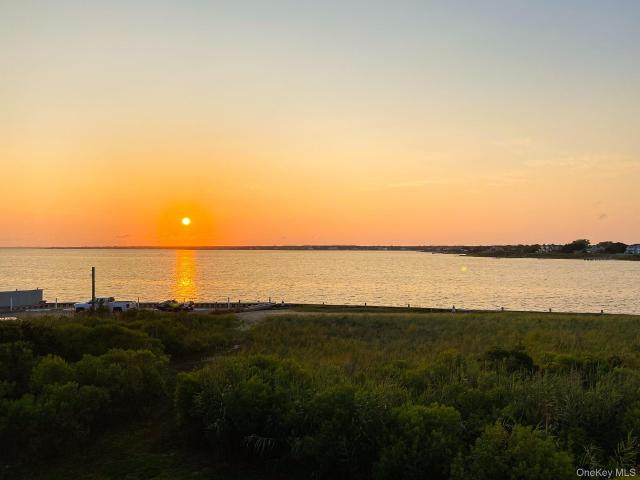274 Dune Rd, Unit 19, Westhampton Beach, NY 11978 | MLS #960647
