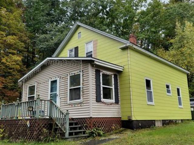 274 Elm St, Claremont, NH 03743