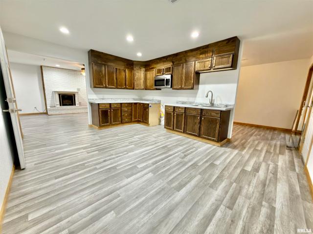 274 Oaktree Ave, Salem, IL 62881 | MLS #460705