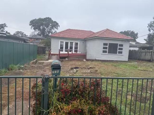 274 Railway Parade, MACQUARIE FIELDS, NSW 2564 House for Rent