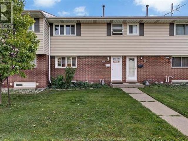2755 Meadowbrook Lane Unit# 11, Windsor, ON, N8T 2Y6 townhouse for sale | Listing ID 26025 | Royal LePage
